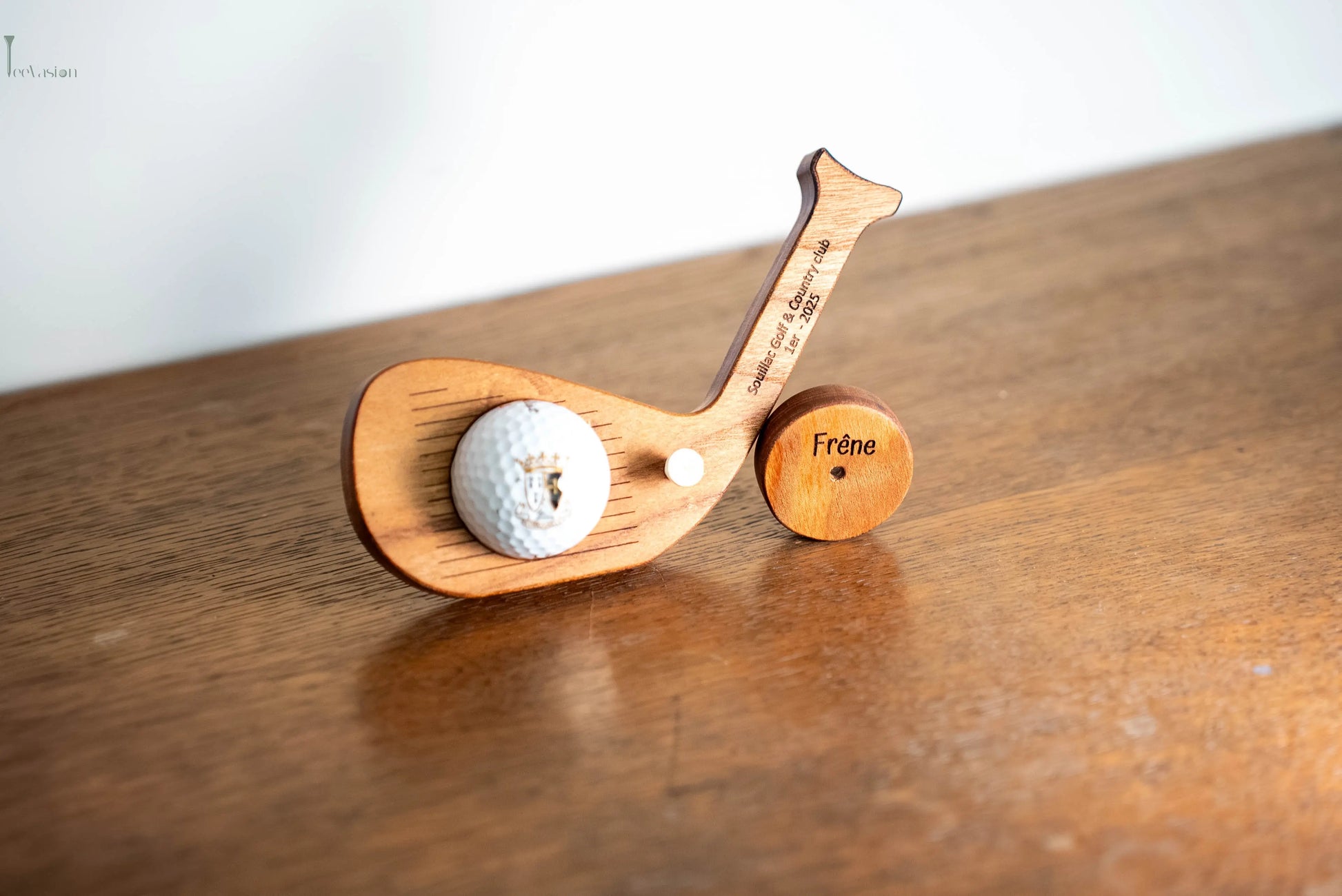 🏆 FairWood – Le trophée unique pour célébrer vos plus grands swings Tee Vasion