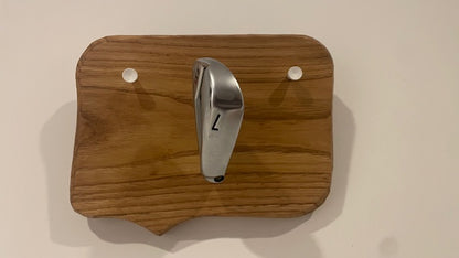 ClubHanger – L’élégance du golf, personnalisée jusque dans votre entrée pour cette patère porte manteau