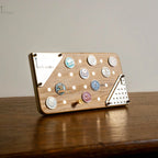 L’élégance du bois – Support design pour collection de marques-balles TeeVasion