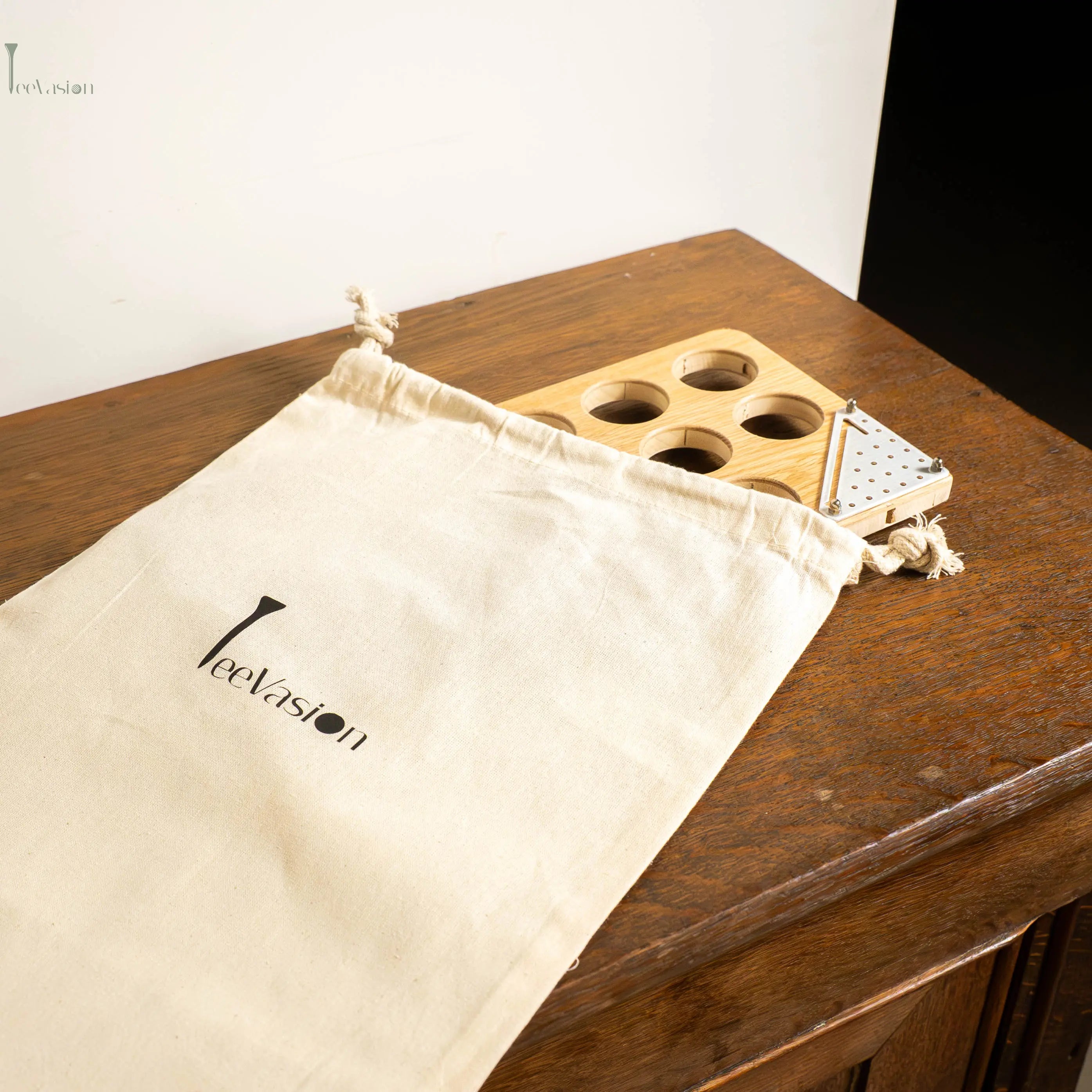 Présentoir bois élégant pour vos plus belles balles de golf TeeVasion