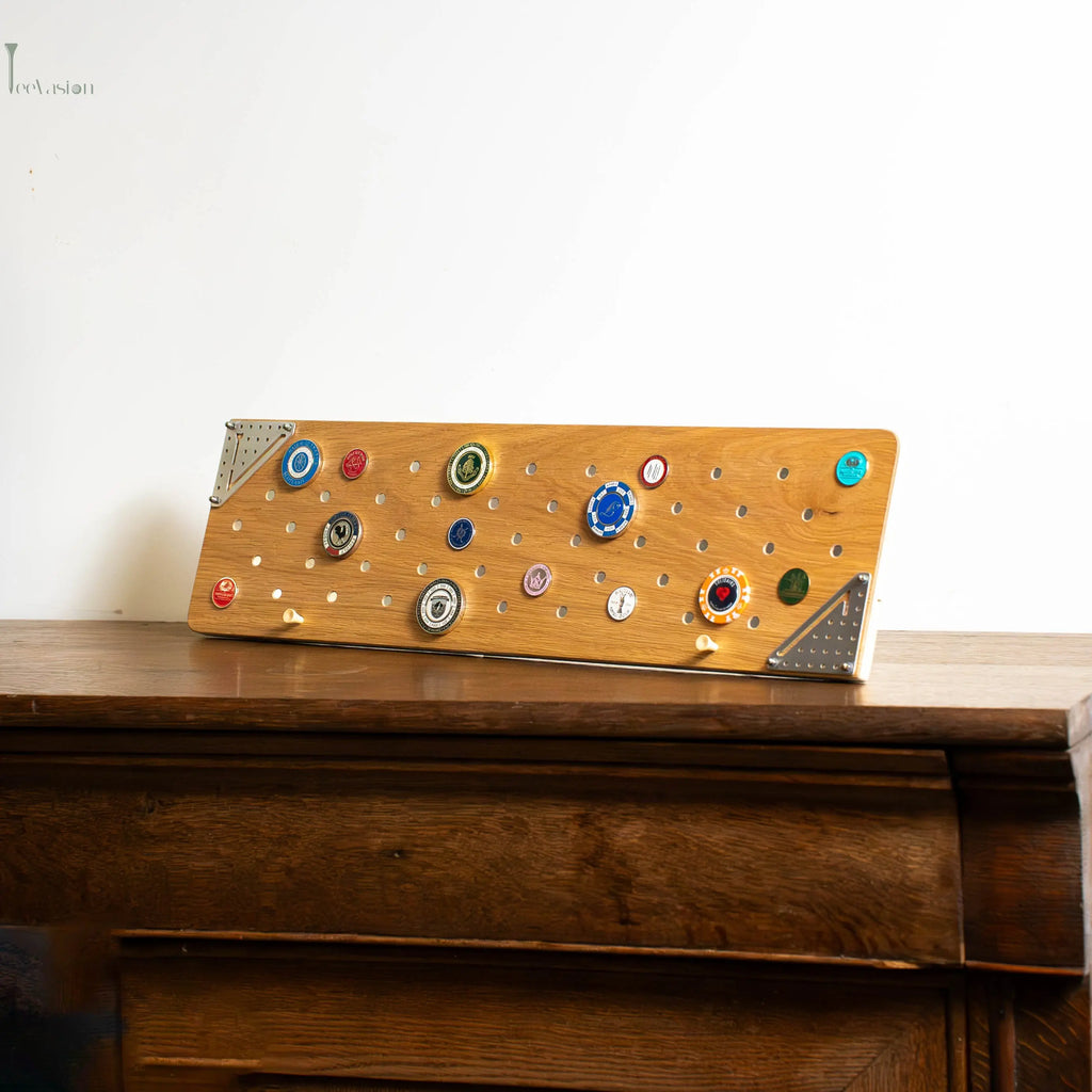 L’élégance du bois – Support design pour collection de marques-balles TeeVasion