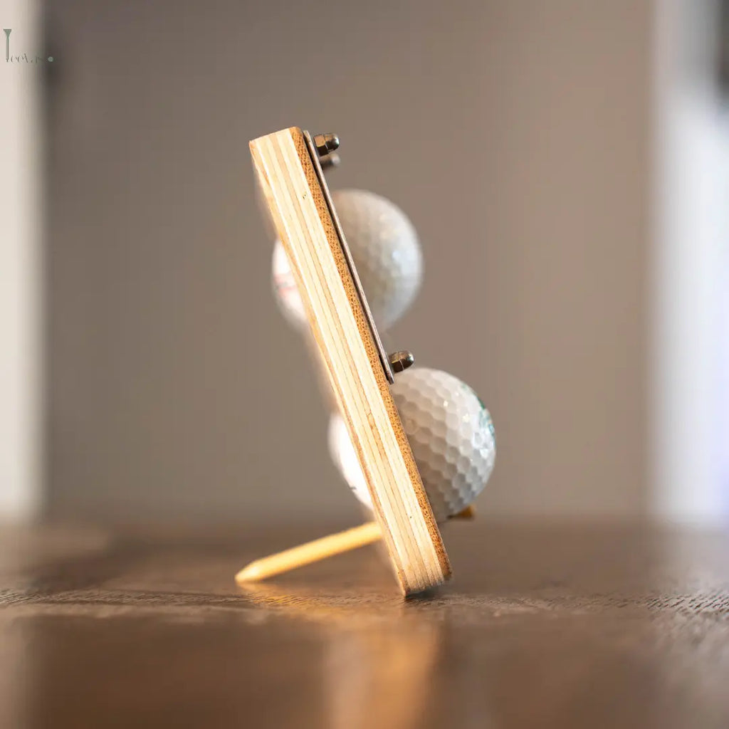 Présentoir bois élégant pour vos plus belles balles de golf TeeVasion