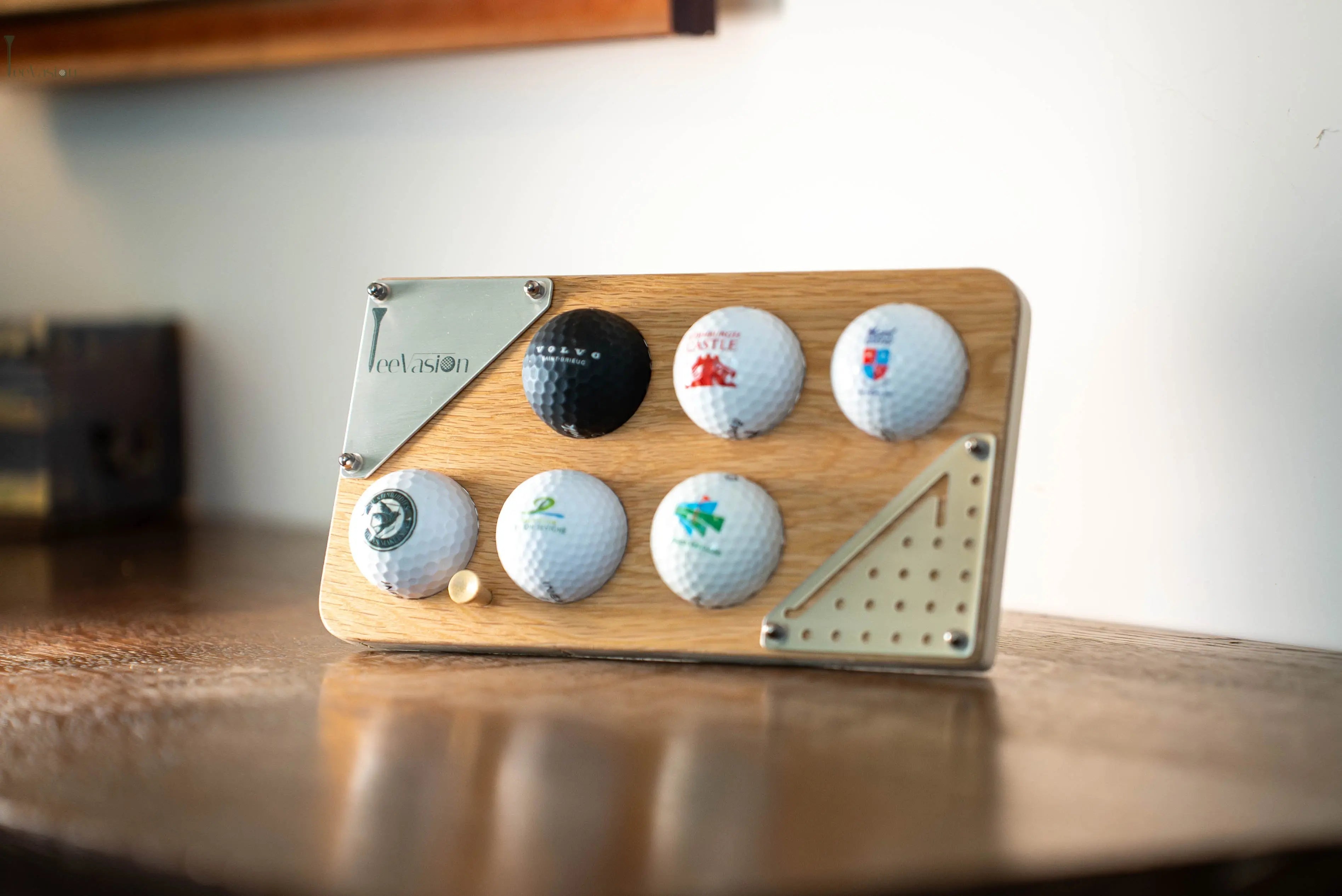 Un support 6 balles avec plaque gravure en couleur