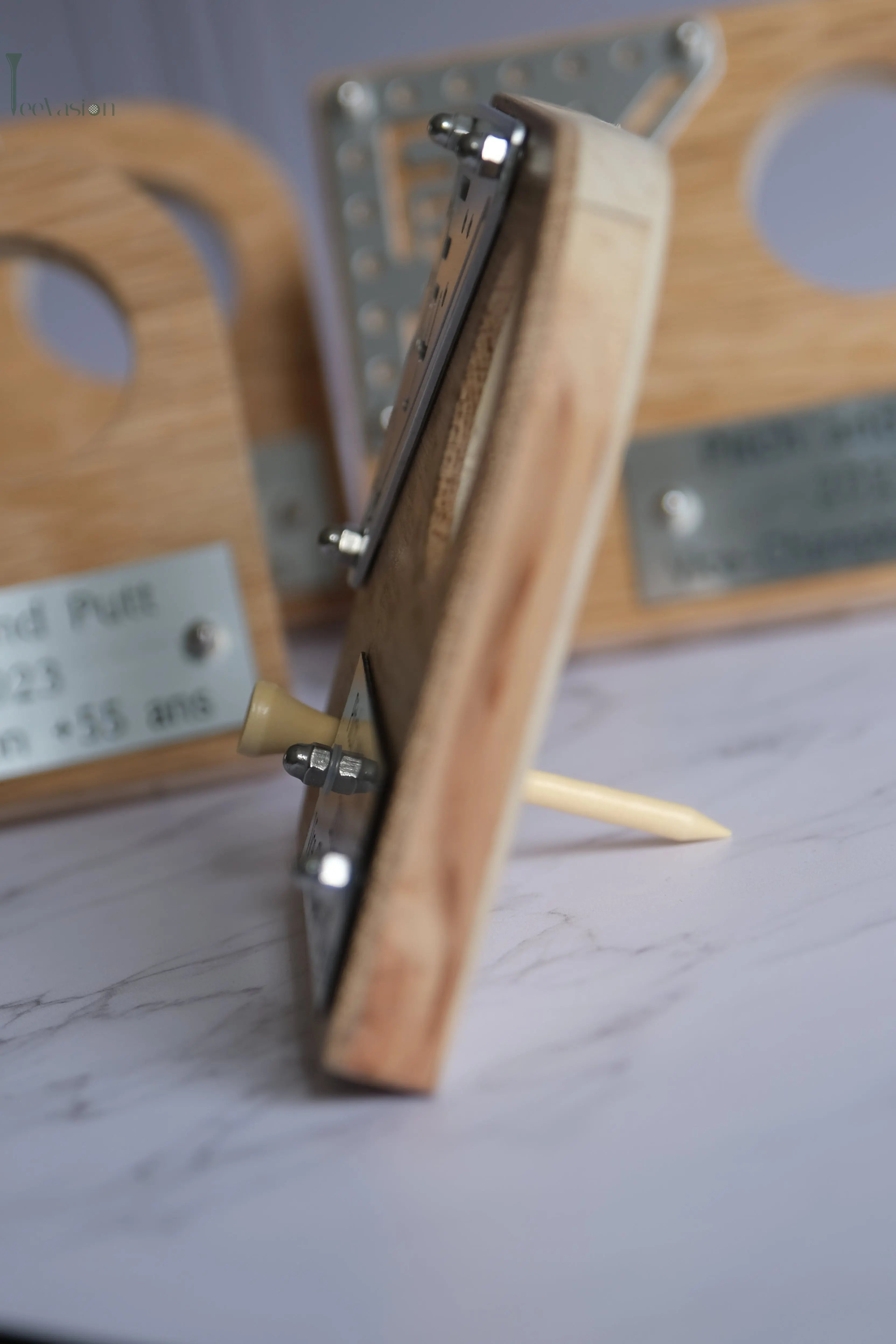 TeeWood – Le trophée pour célébrer le golf autrement Tee Vasion